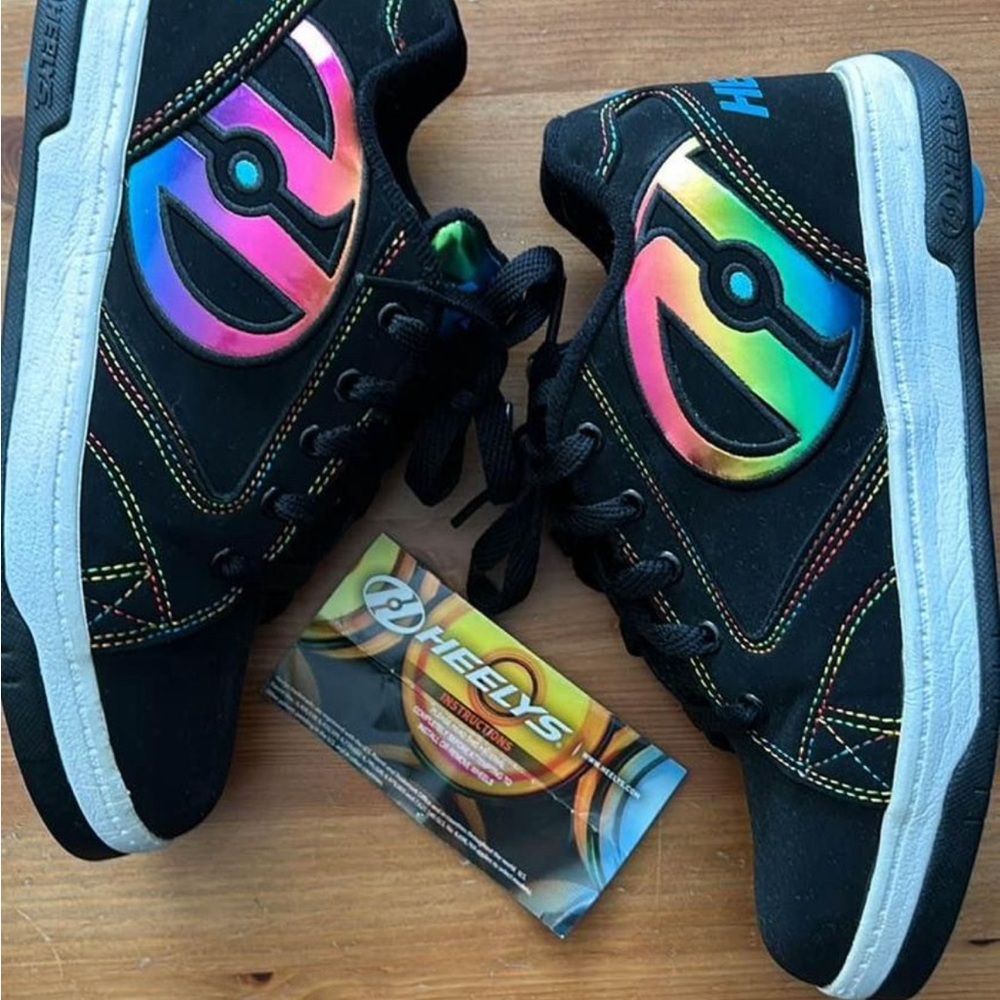Heely sneaker skate sz 5 Youth like new!